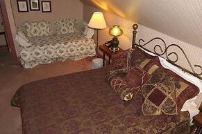 Corners Mansion Inn - A Bed & Breakfast