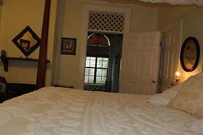 Corners Mansion Inn - A Bed & Breakfast