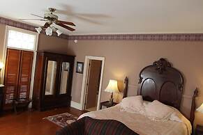 Corners Mansion Inn - A Bed & Breakfast