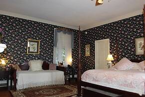 Corners Mansion Inn - A Bed & Breakfast