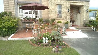 Evergreen Garden Home