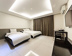 Ruby Tourist Hotel Wolmido