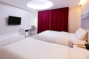 Ruby Tourist Hotel Wolmido