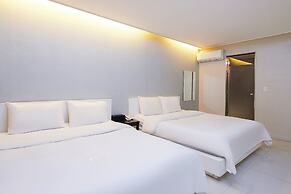 Ruby Tourist Hotel Wolmido