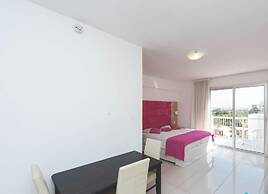 Marlita Beach Hotel Apartments