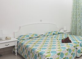 Marlita Beach Hotel Apartments