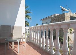 Marlita Beach Hotel Apartments