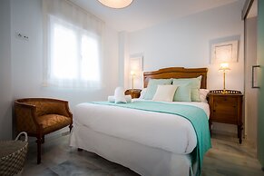 Holidays2Malaga Train Station Area Apartments