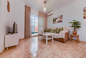 Holidays2Malaga Train Station Area Apartments