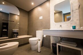 Holidays2Malaga Train Station Area Apartments