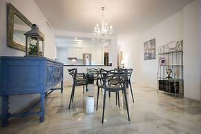 Holidays2Malaga Train Station Area Apartments