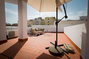 Holidays2Malaga Train Station Area Apartments