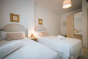 Holidays2Malaga Train Station Area Apartments