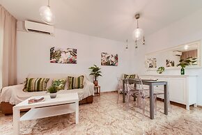 Holidays2Malaga Train Station Area Apartments