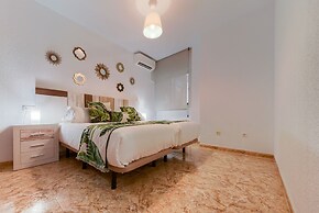 Holidays2Malaga Train Station Area Apartments