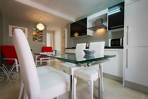 Holidays2Malaga Train Station Area Apartments