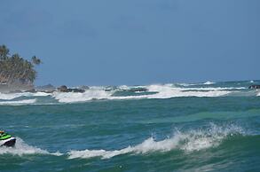 Thaproban Beach House