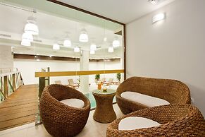 Earth and People Hotel & Spa