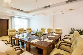 Earth and People Hotel & Spa