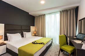 Earth and People Hotel & Spa