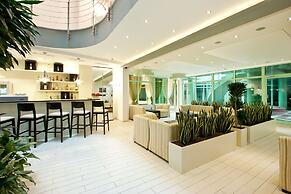 Earth and People Hotel & Spa