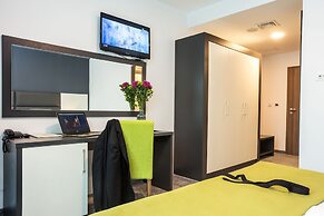 Earth and People Hotel & Spa