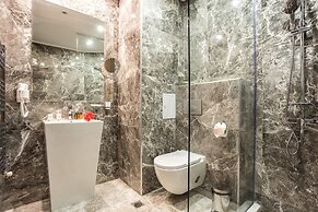 Earth and People Hotel & Spa