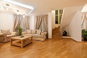 Earth and People Hotel & Spa