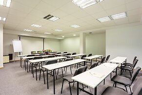 Earth and People Hotel & Spa