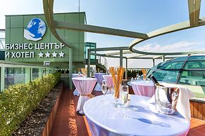 Earth and People Hotel & Spa