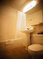 Silverwood Inn & Suites