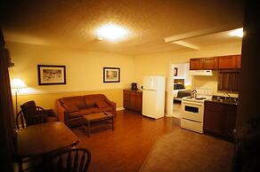 Silverwood Inn & Suites