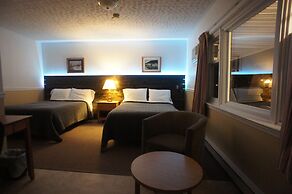 Silverwood Inn & Suites