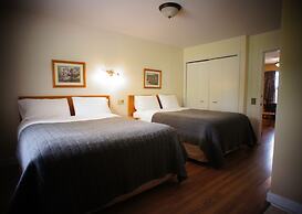 Silverwood Inn & Suites