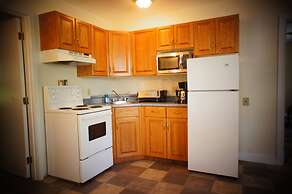 Silverwood Inn & Suites