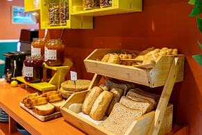 Hotel Olympic Paris Boulogne by Patrick Hayat