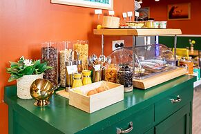 Hotel Olympic Paris Boulogne by Patrick Hayat