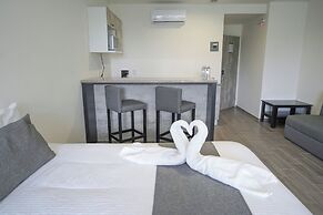 SR Hotel