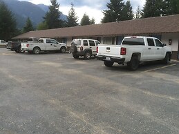 Canyon Alpine Motel