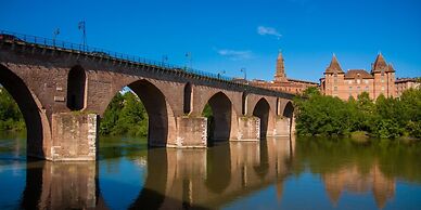 Brit Hotel Confort Montauban