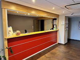 Brit Hotel Confort Montauban