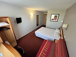 Brit Hotel Confort Montauban