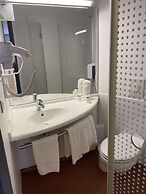 Brit Hotel Confort Montauban