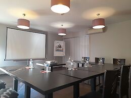 Brit Hotel Confort Montauban