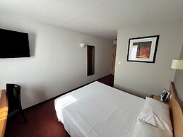 Brit Hotel Confort Montauban