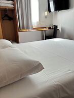 Brit Hotel Confort Montauban