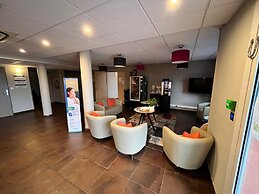 Brit Hotel Confort Montauban