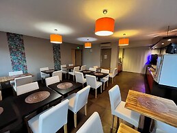 Brit Hotel Confort Montauban