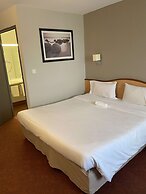 Brit Hotel Confort Montauban
