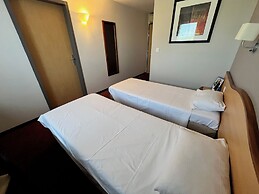 Brit Hotel Confort Montauban